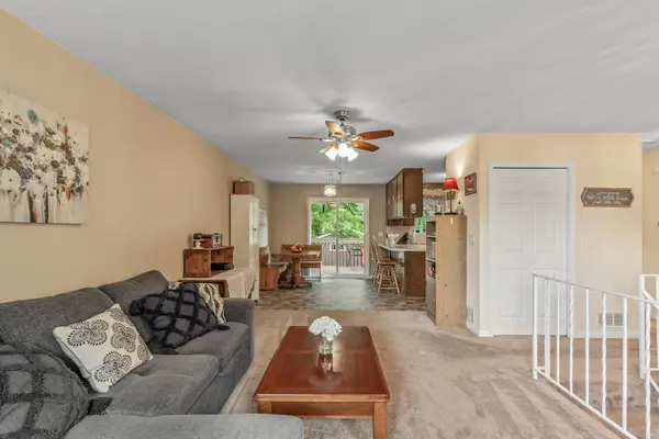 1112 Suburban AVE, Saint Paul, MN 55106