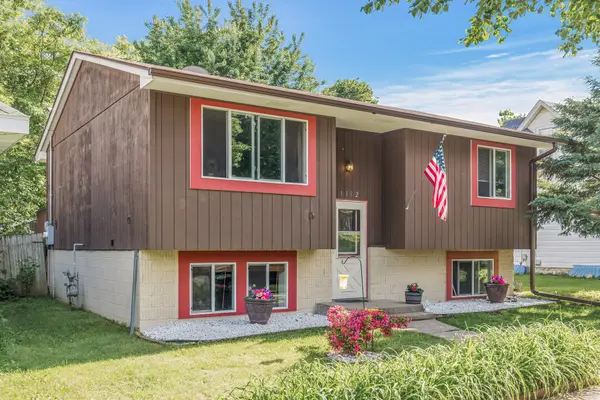 1112 Suburban AVE, Saint Paul, MN 55106