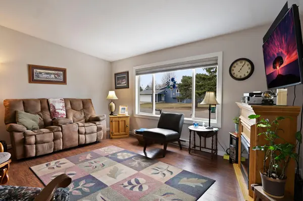 1130 Namekagon LOOP, Hudson, WI 54016