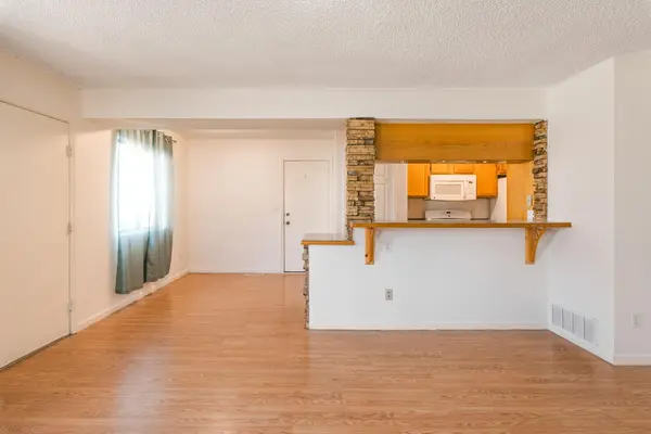 6468 84th CT N, Brooklyn Park, MN 55445