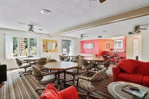 1860 Eagle Ridge DR #208W Mendota Heights, MN 55118