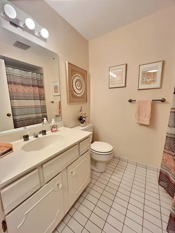 1860 Eagle Ridge DR #208W Mendota Heights, MN 55118
