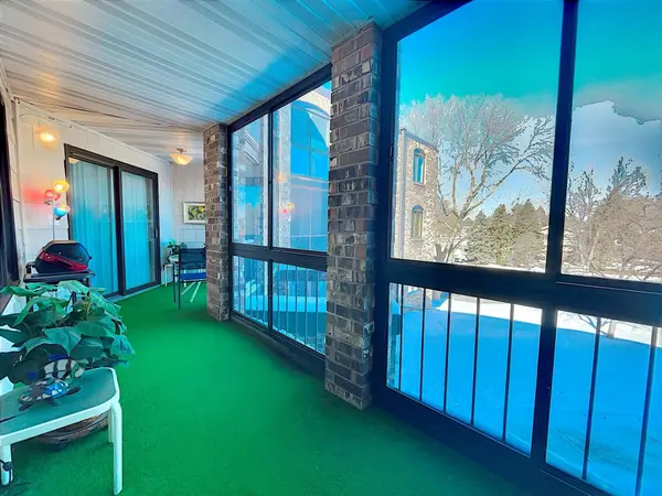 1860 Eagle Ridge DR #208W Mendota Heights, MN 55118