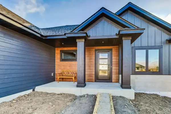 27261 Elle CIR, Elko New Market, MN 55020