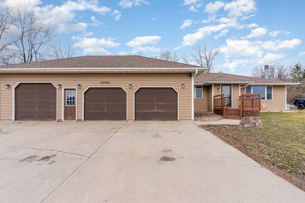 23905 Holt AVE, New Trier, MN 55031