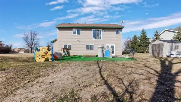 10205 52nd ST NE, Albertville, MN 55301