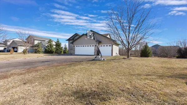 10205 52nd ST NE, Albertville, MN 55301