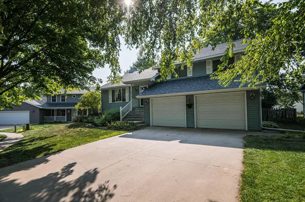 3518 Kelsey LN SW, Rochester, MN 55902