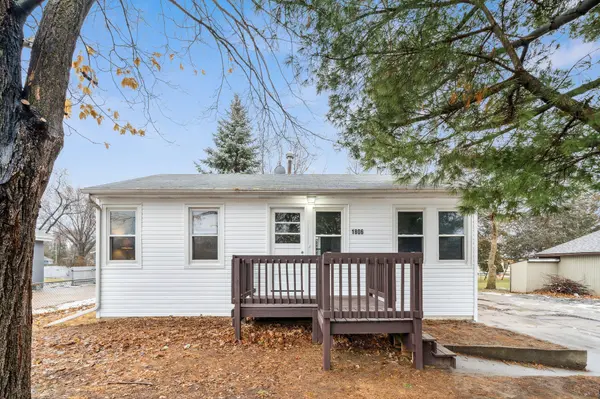 1806 9th ST, White Bear Lake, MN 55110