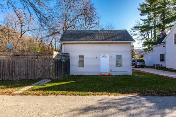 44 1st AVE N, Hammond, MN 55991