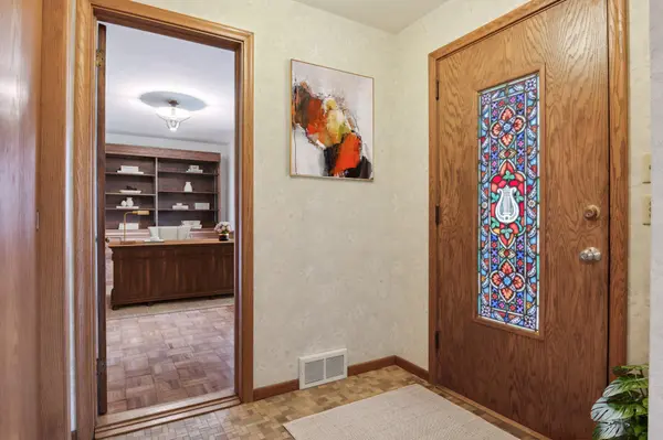 15245 Lynn TER, Minnetonka, MN 55345