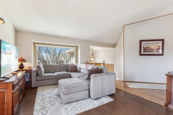 6684 Sandhill DR, Lino Lakes, MN 55014
