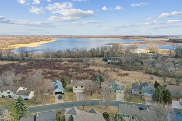 6684 Sandhill DR, Lino Lakes, MN 55014