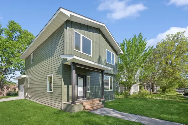 1743 Malvern ST, Lauderdale, MN 55113