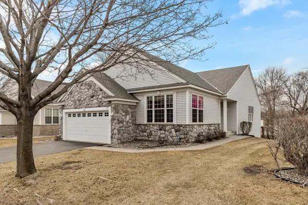355 Campfire Curve, Chaska, MN 55318