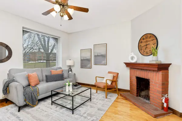 703 Laurel AVE #2W, Saint Paul, MN 55104