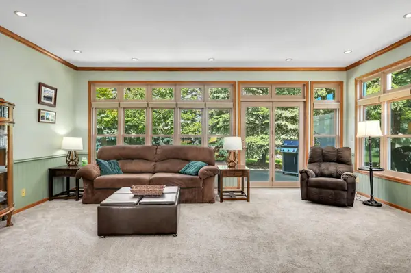 377 Whispering LN, Hastings, MN 55033
