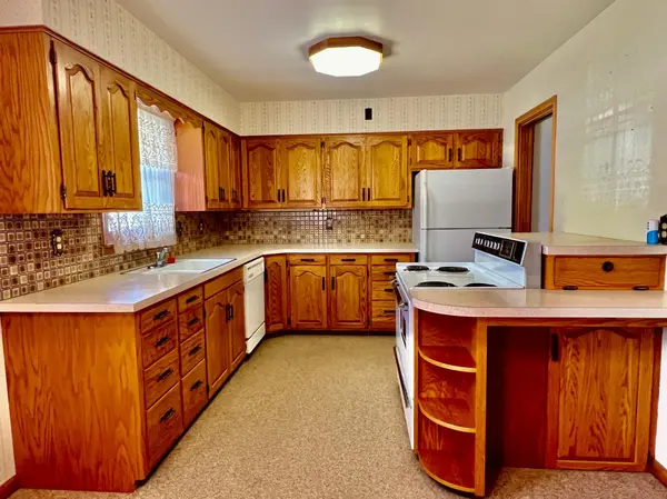312 Fairview DR, Albert Lea, MN 56007