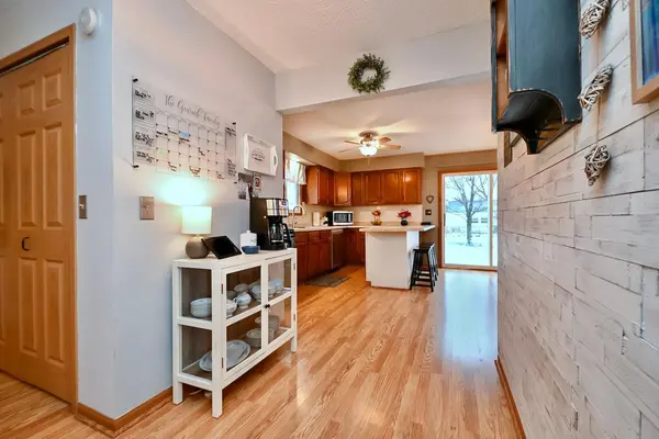 875 39th AVE, Goodview, MN 55987