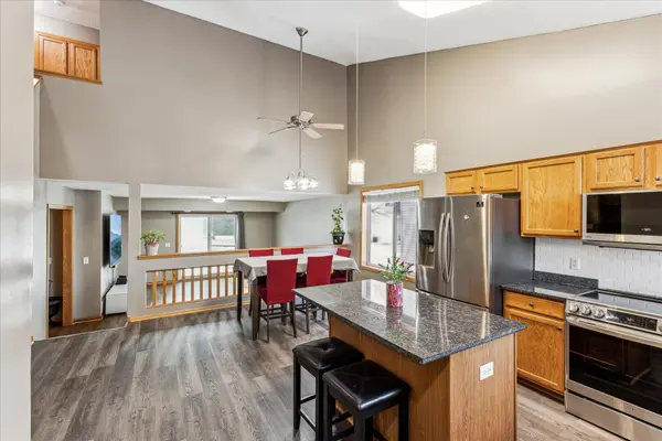 1556 Chartreux AVE, Shakopee, MN 55379