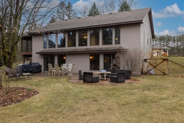 9299 Neal AVE N, Stillwater Twp, MN 55082