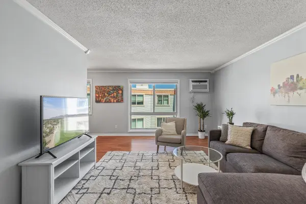 3540 Hennepin AVE #304, Minneapolis, MN 55408