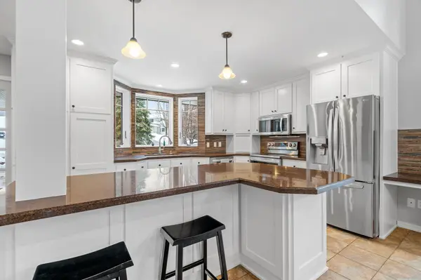 541 Indian Hill RD, Chanhassen, MN 55317