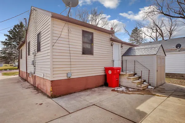 306 NW Grove ST, Brownsdale, MN 55918