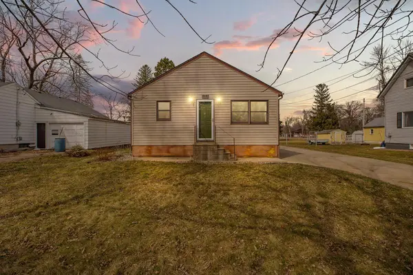 306 NW Grove ST, Brownsdale, MN 55918
