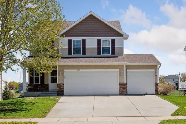139 Dongola LN, Shakopee, MN 55379
