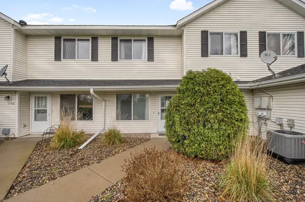 1538 Helmo AVE N, Oakdale, MN 55128