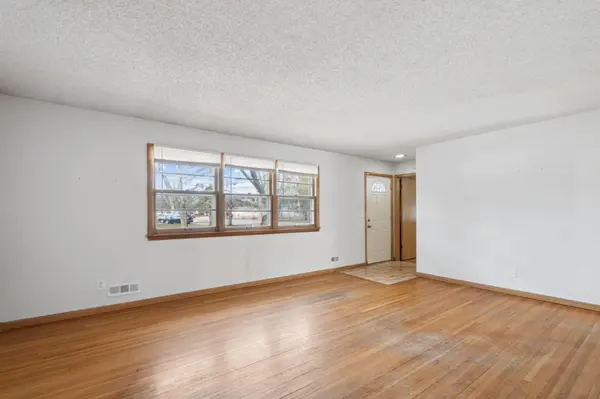 11933 Eidelweiss ST NW, Coon Rapids, MN 55433