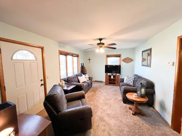 634 Kentucky AVE, Adrian, MN 56110