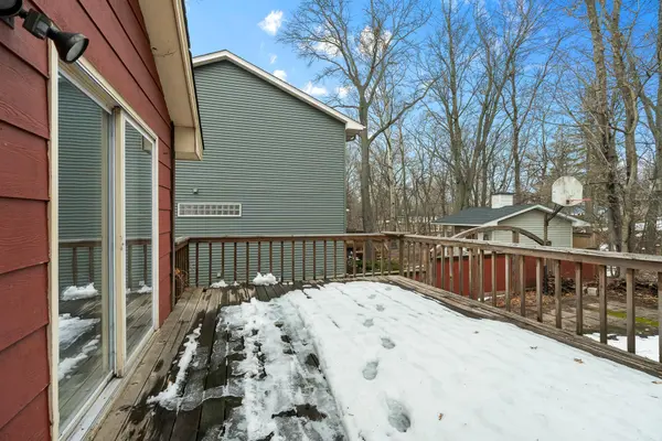 1160 E Shore AVE, Mahtomedi, MN 55115