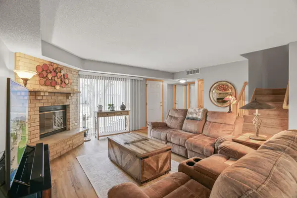 18710 Clear View TER, Minnetonka, MN 55345