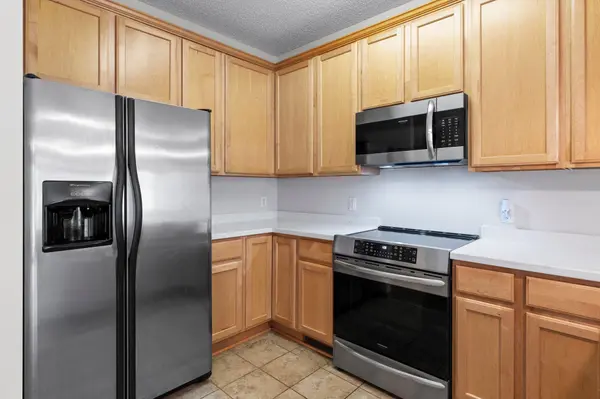 18316 Kerrville TRL, Lakeville, MN 55044