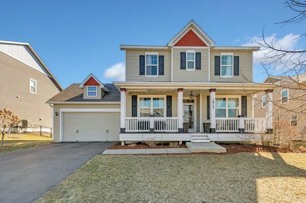 1872 Green Ash DR, Carver, MN 55315