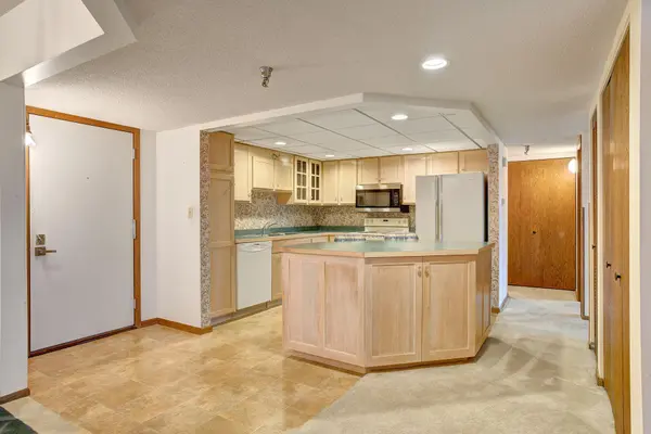2100 Valkyrie DR NW #305, Rochester, MN 55901