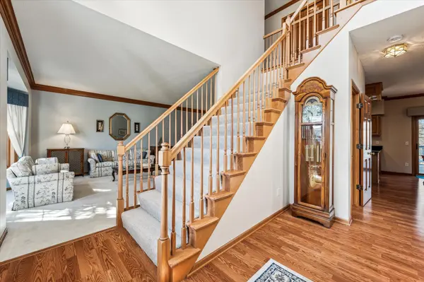 8032 Lismore CIR, Eden Prairie, MN 55347