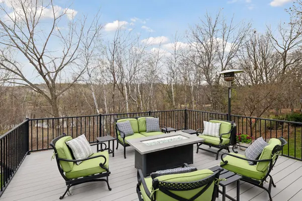 4662 Stonecliffe DR, Eagan, MN 55122