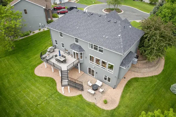 6820 Ruby LN, Chanhassen, MN 55317