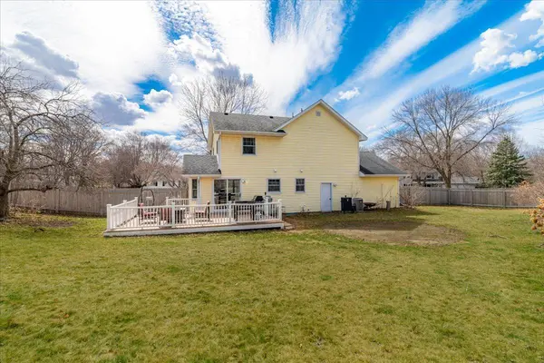 566 Greaton RD, New Richmond, WI 54017