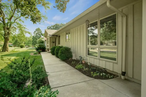 13300 Oakland DR, Burnsville, MN 55337