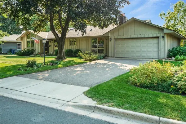 13300 Oakland DR, Burnsville, MN 55337