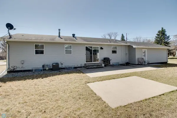 920 11th AVE N, Moorhead, MN 56560