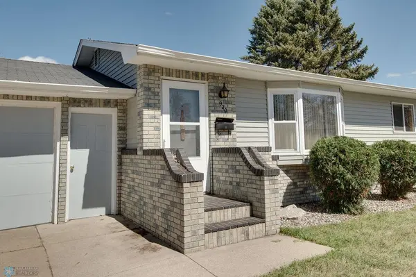 920 11th AVE N, Moorhead, MN 56560