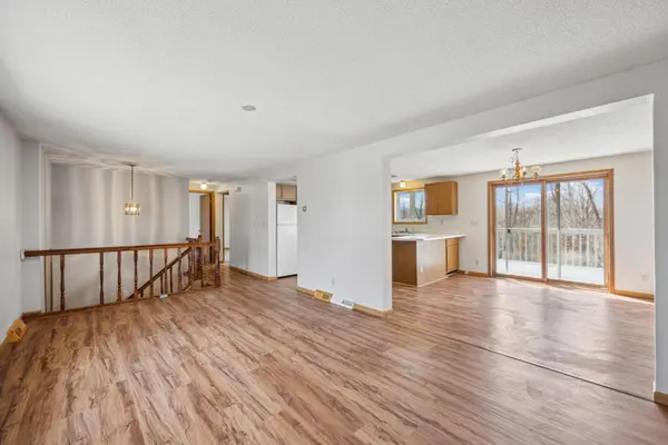 7187 Robin LN W, Centerville, MN 55038