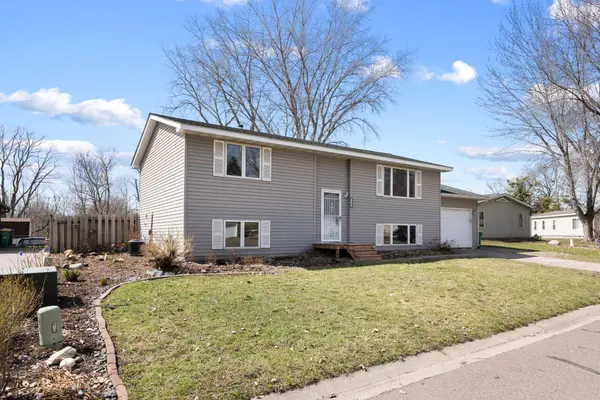 7187 Robin LN W, Centerville, MN 55038