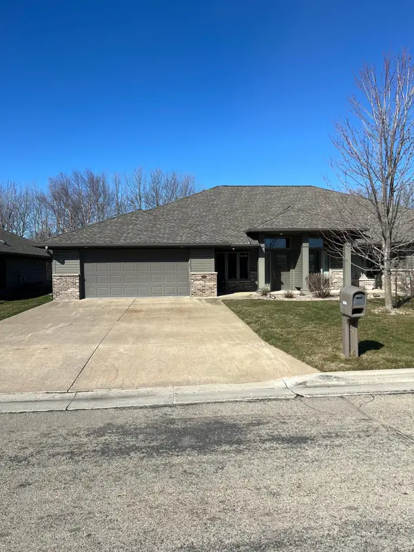 1506 SW 28th ST, Austin, MN 55912