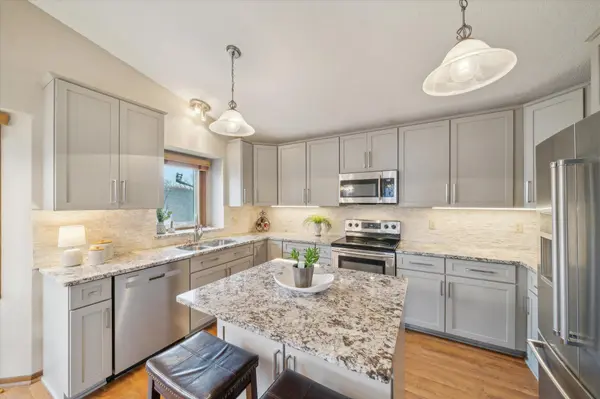 14618 Hanover LN, Apple Valley, MN 55124